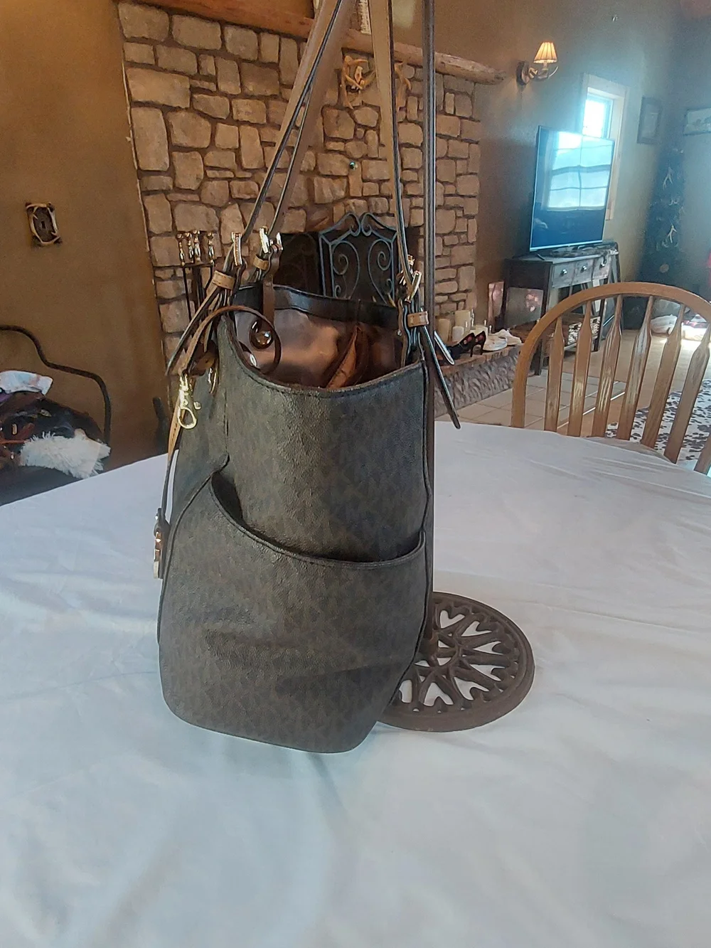 Michael Kors Jet Set Medium EW Signature Tote Brown Acorn LIKE NEW